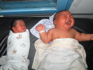 Woman Gives Birth to 19.2 Pound Baby Woman Gives Birth to 19.2 Pound Baby