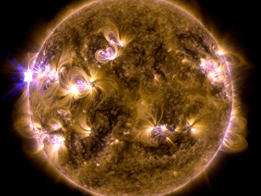 Solar Flares - Huge Space Storm